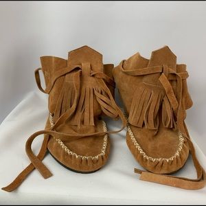 Hightop ankle suede moccasins